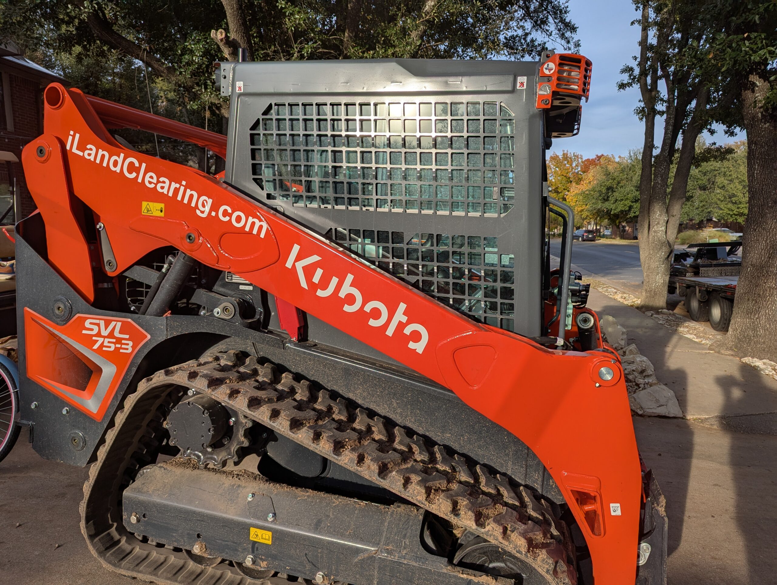 iLandClearing.com equipment used for tree stump pulling